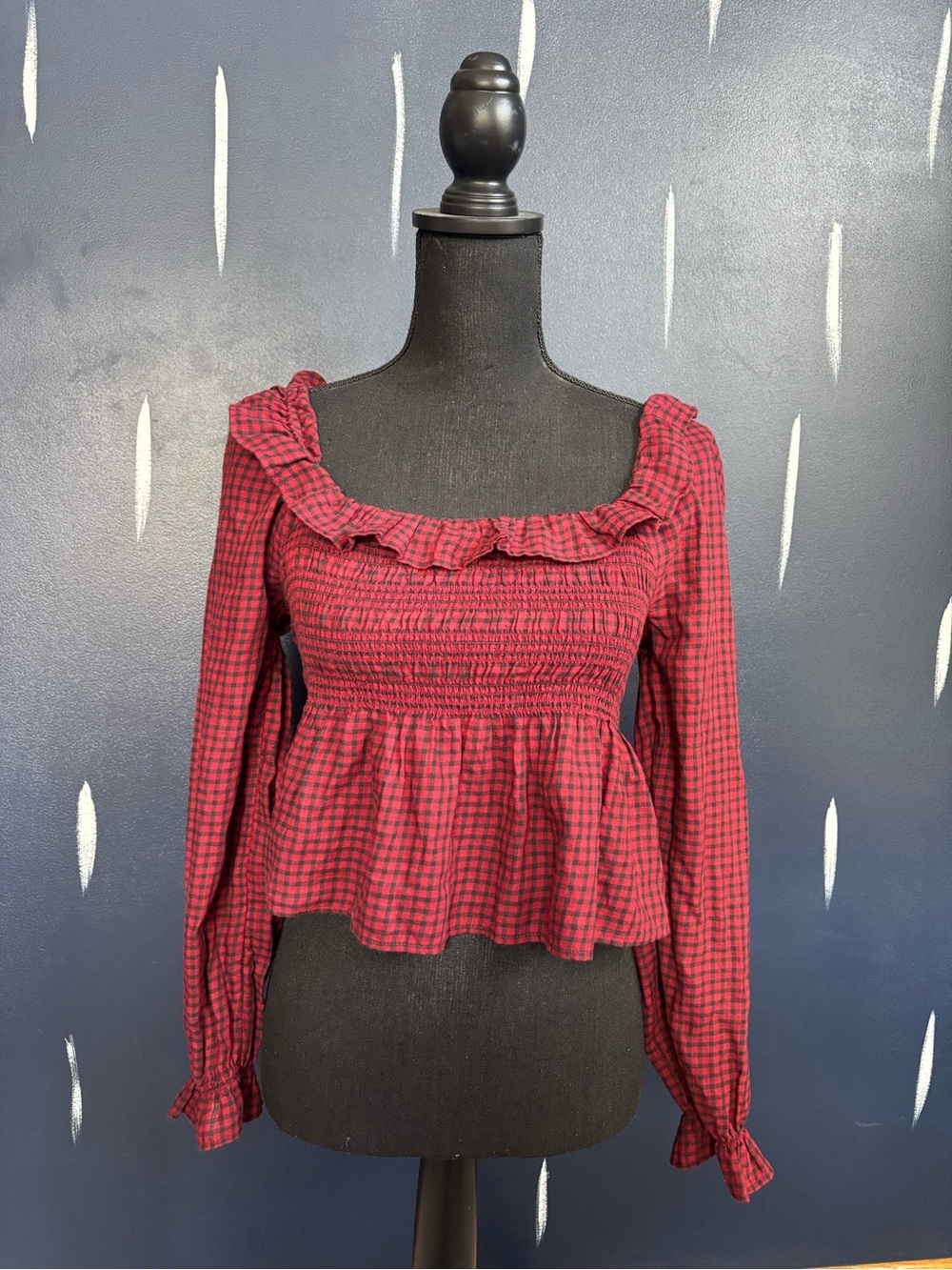 NWT American Eagle AE long sleeve smocked ruffle plaid top